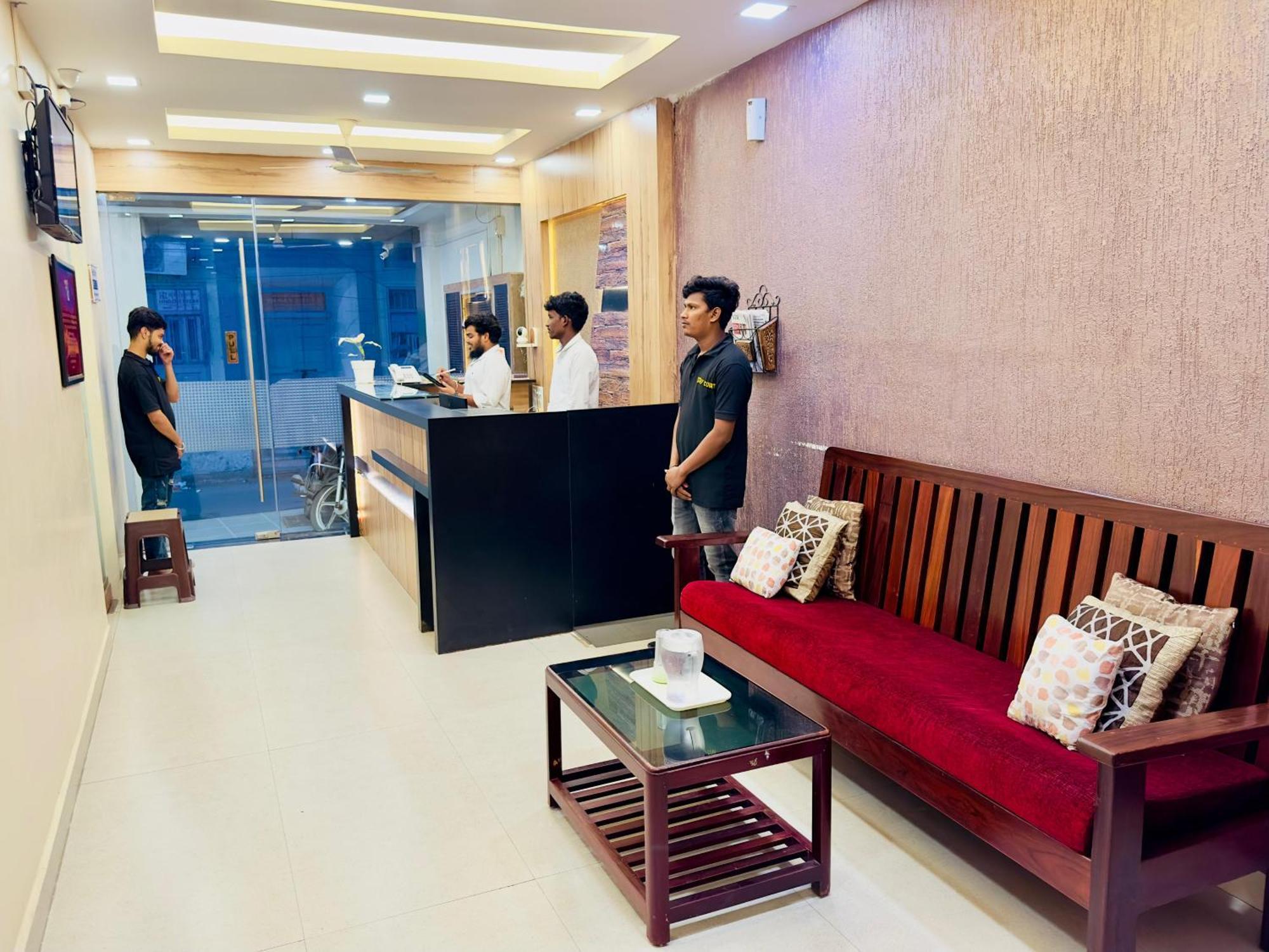 Stay Court - Business Class Hotel - Near Central Railway Station Madrás Exterior foto