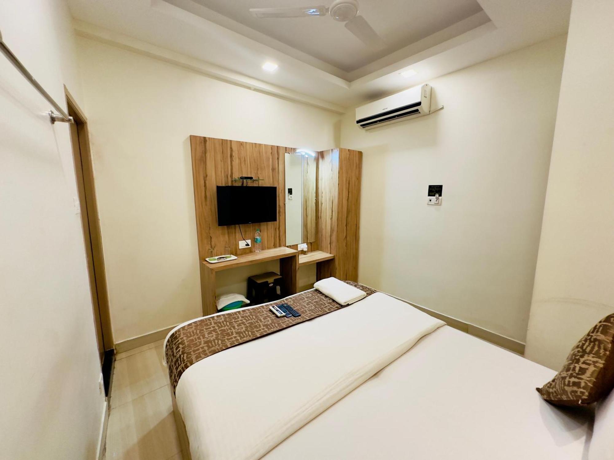 Stay Court - Business Class Hotel - Near Central Railway Station Madrás Exterior foto